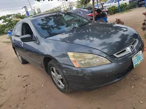Honda Accord 2005 Gray