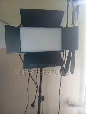 Led 800 Pro Light Kit With Tripod Stand