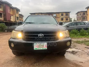 Toyota Highlander Base FWD 2004 Black