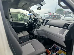 Toyota HiAce 2021 White
