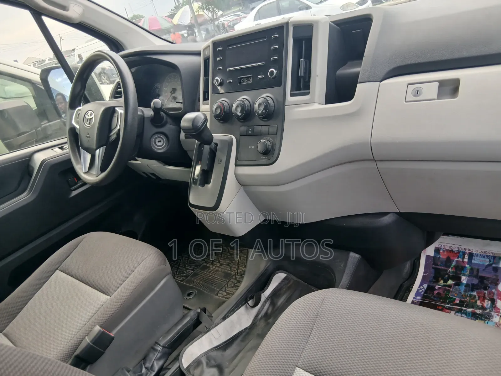 Toyota HiAce 2021 White