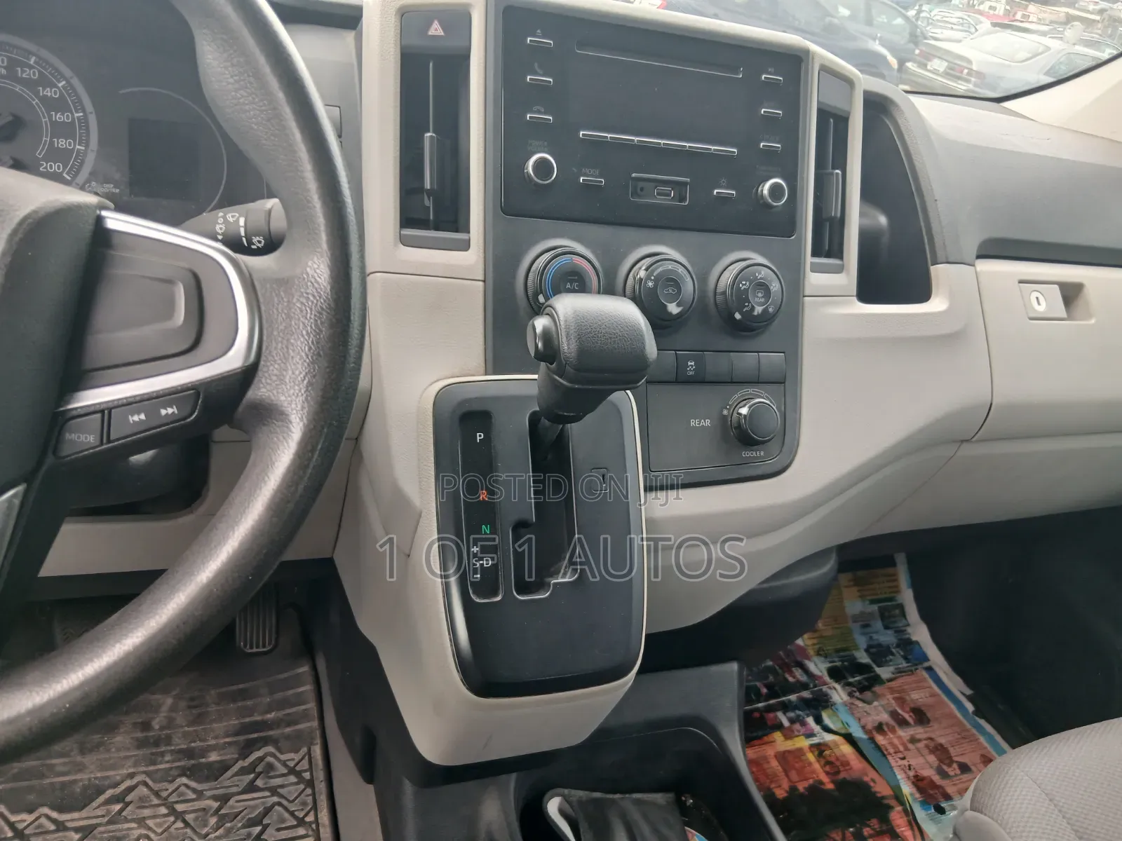 Toyota HiAce 2021 White