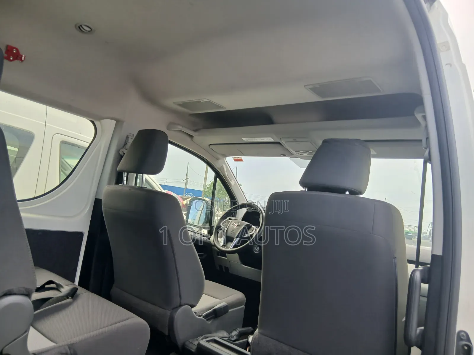 Toyota HiAce 2021 White