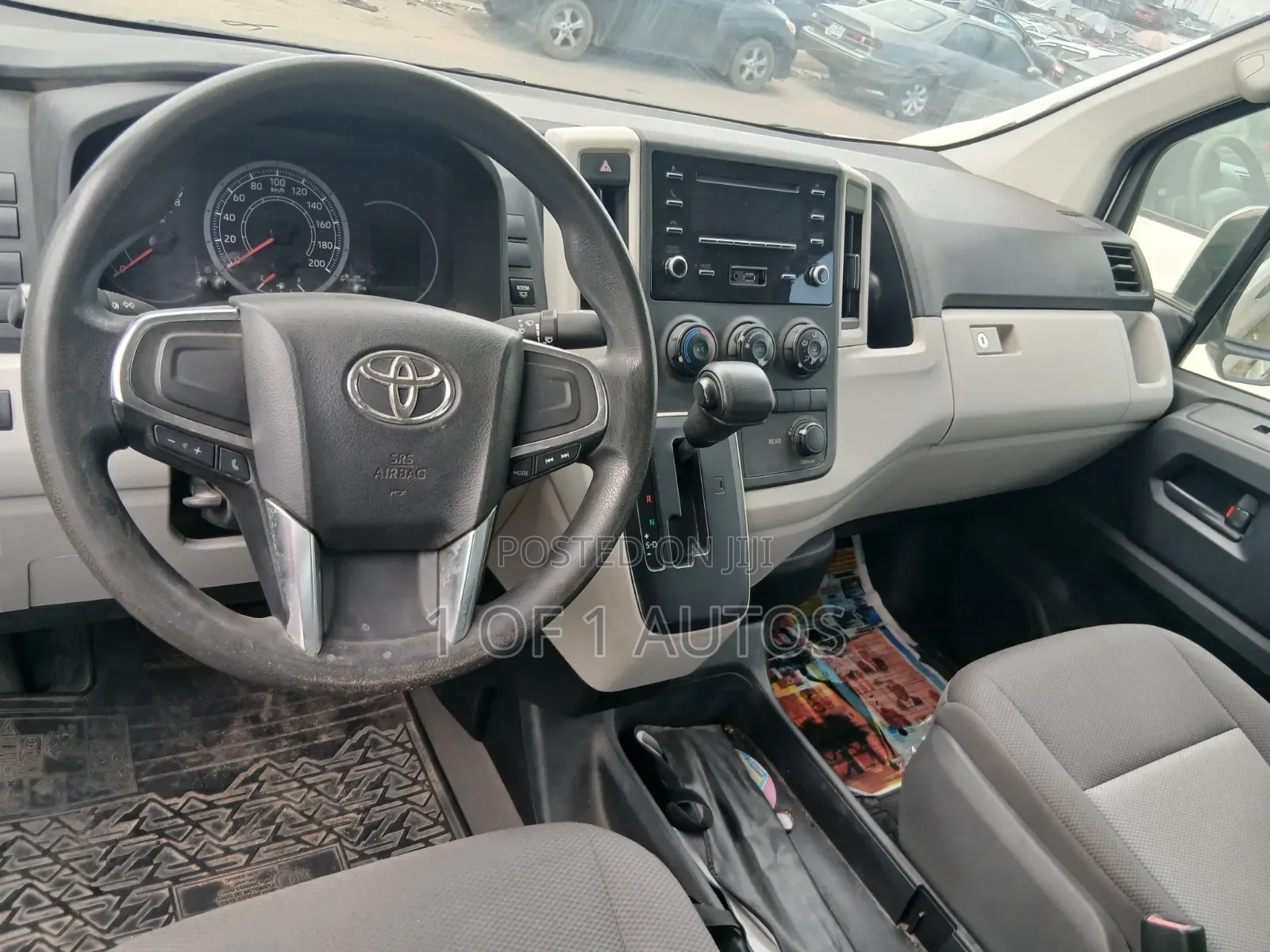 Toyota HiAce 2021 White