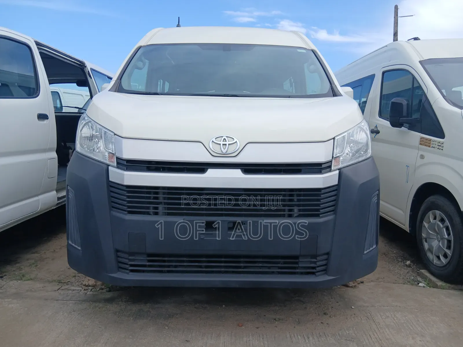 Toyota HiAce 2021 White