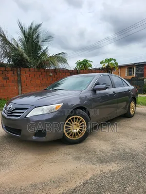 Toyota Camry LE 4dr Sedan (2.5L 4cyl 6AM) 2010 Gray