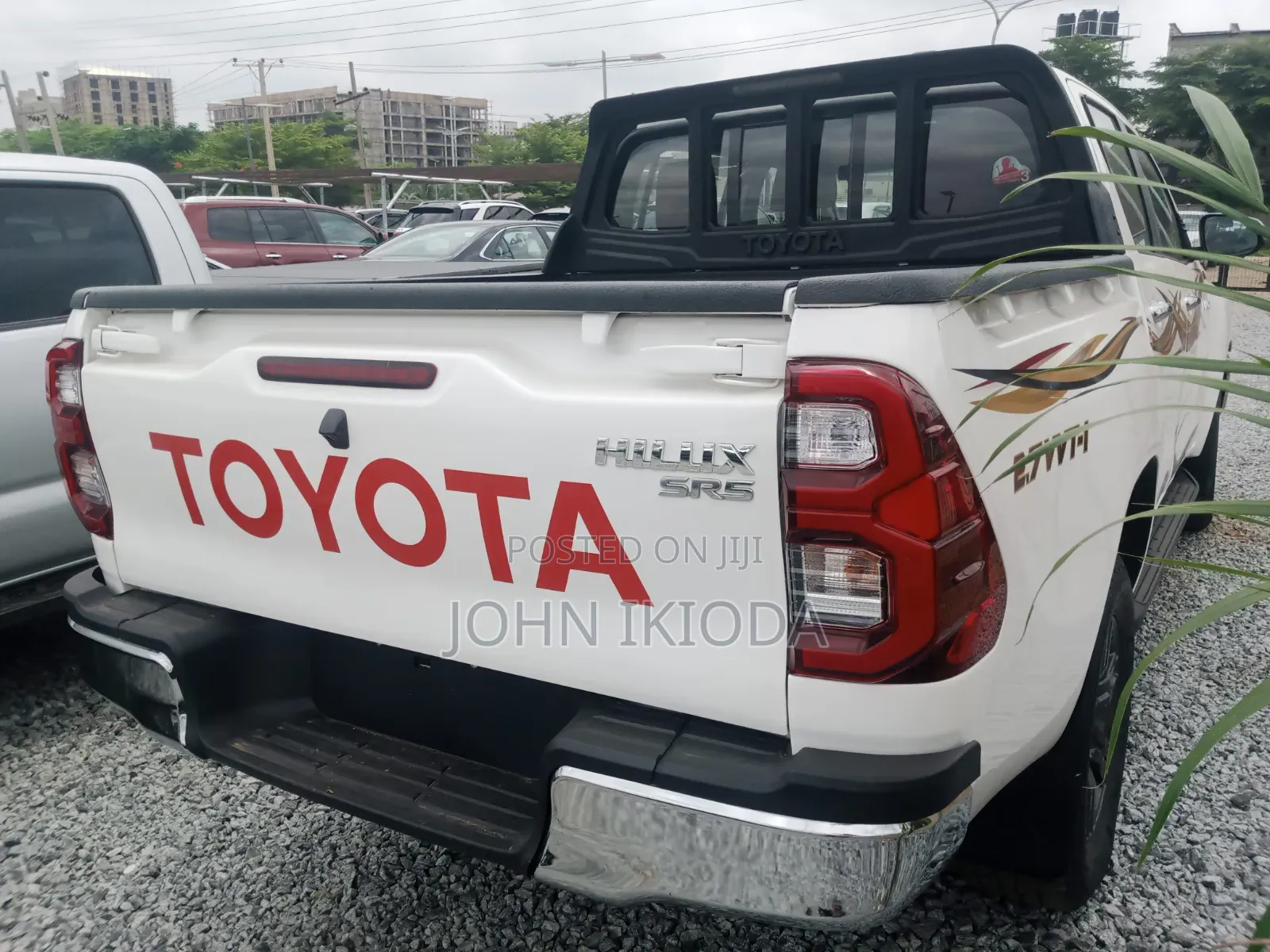 Toyota Hilux 2021 White