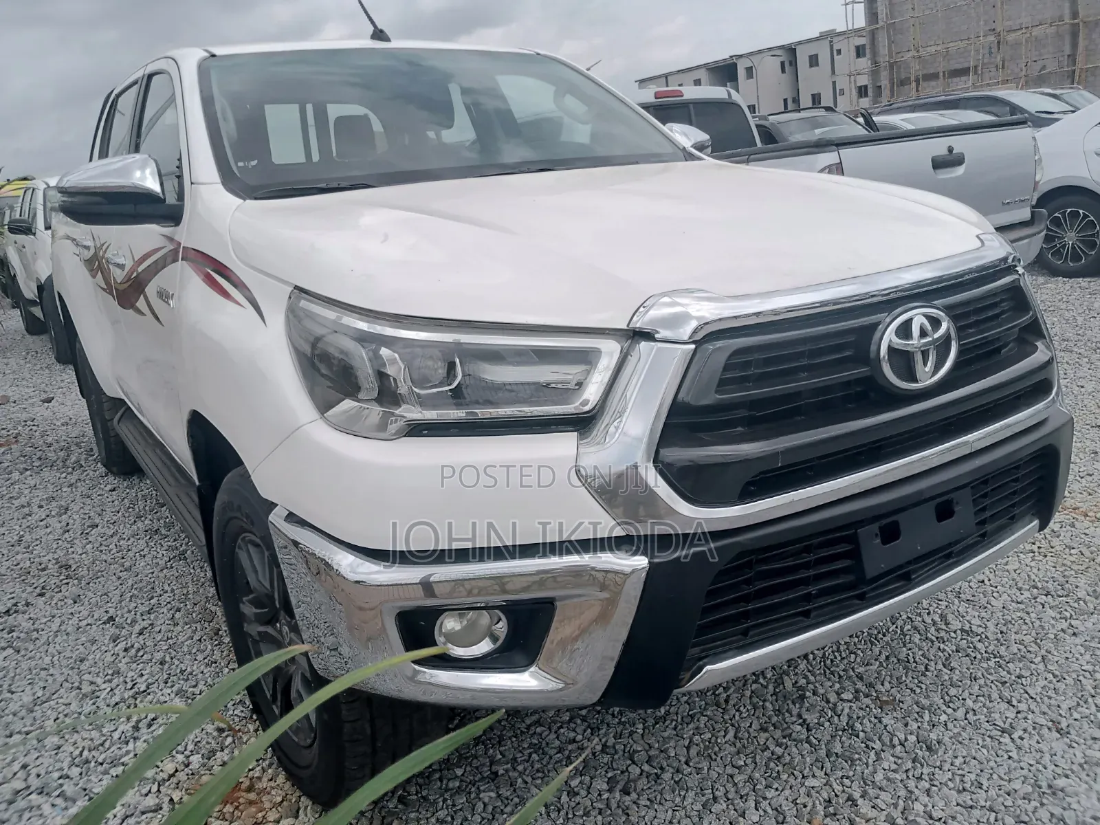 Toyota Hilux 2021 White