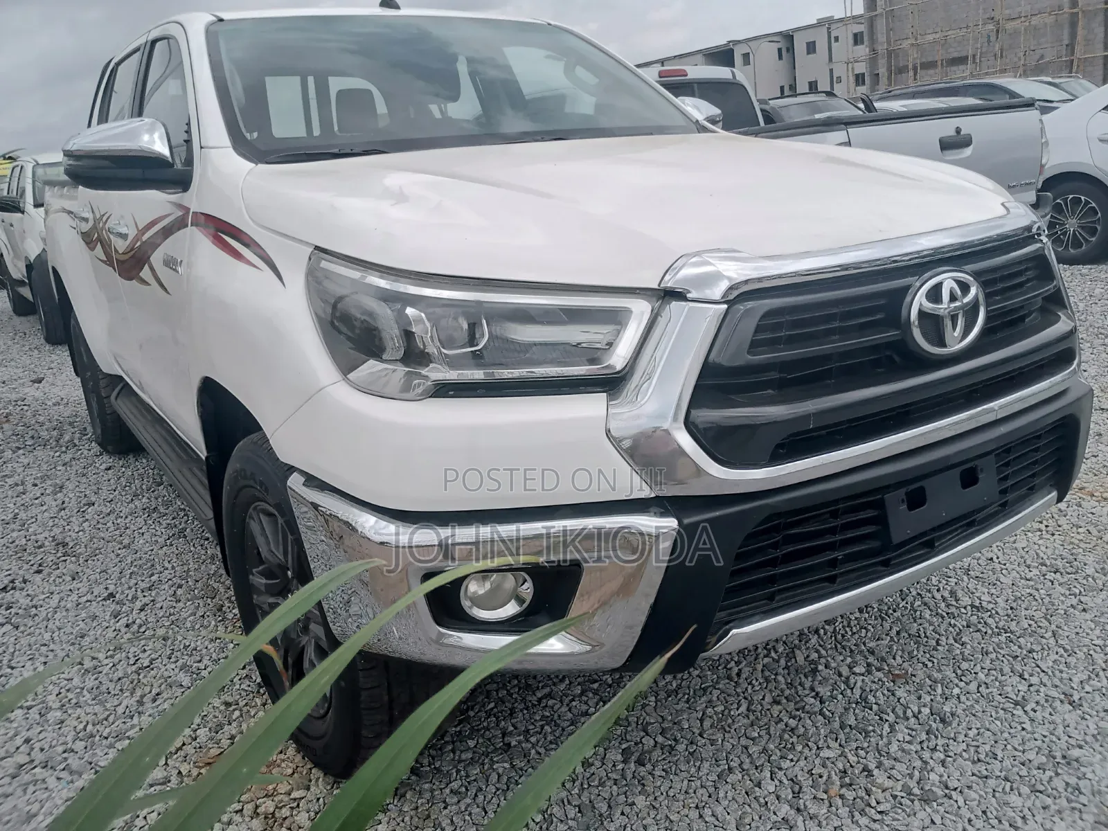 Toyota Hilux 2021 White