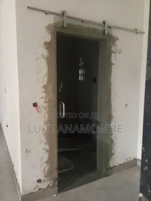 Glass Bad Door