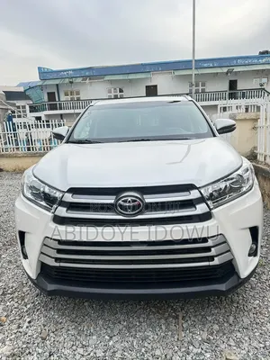 Toyota Highlander XLE 4x2 V6 (3.5L 6cyl 8A) 2018 White