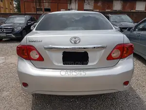 Toyota Corolla 2010 Silver