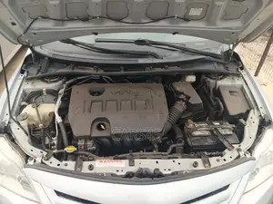 Toyota Corolla 2012 Silver