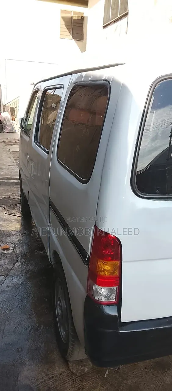 Suzuki APV Minibus 2010 White