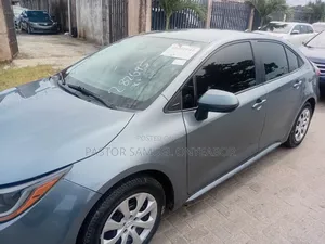 Toyota Corolla LE 2022 Blue