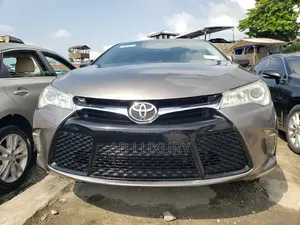 Toyota Camry XLE V6 4dr Sedan (3.6L 6cyl 6A) 2016 Gray