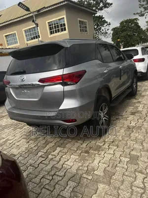Toyota Fortuner 2017 Silver
