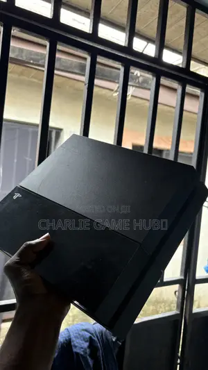 Play Station 4