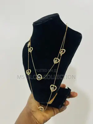 Elegant Gold Heart Layered Necklace (Multi-Chain)