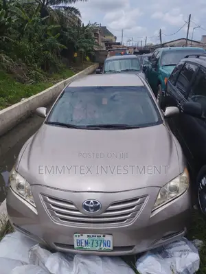 Toyota Camry 2008 Gold