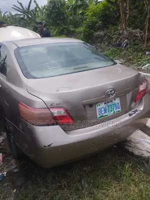 Toyota Camry 2008 Gold