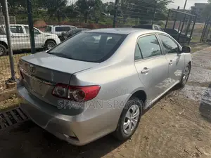 Toyota Corolla 2011 Silver