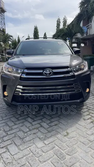 Toyota Highlander LE 4dr SUV (3.5L 6cyl 6A) 2014 Gray