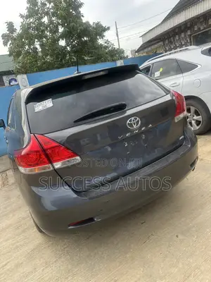 Toyota Venza AWD 2011 Gray