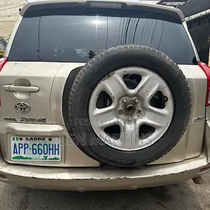 Toyota RAV4 2008 Gold