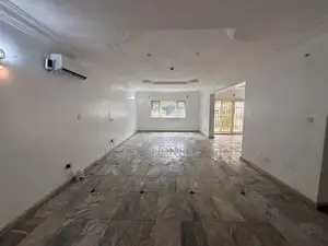 3bdrm Apartment in Banana Island for rent