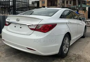 Hyundai Sonata SE Sedan FWD (2.4L 4cyl 6A) 2013 White