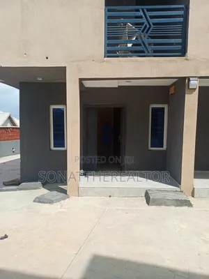 3bdrm Duplex in Arapaja, Akala Express for rent