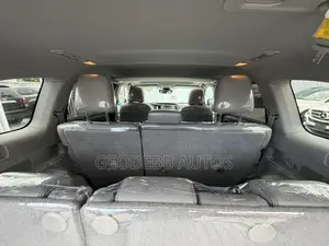Toyota Highlander XLE 4x2 V6 (3.5L 6cyl 8A) 2017 White
