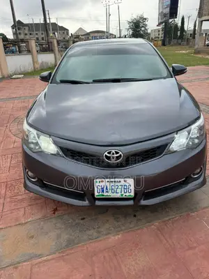 Toyota Camry SE Sport 4dr Sedan w/Prod. End 11/13 (2.5L 4cyl 6A) 2014