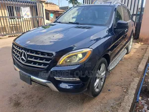 Mercedes-Benz M Class ML350 4MATIC 4dr SUV AWD (3.5L 6cyl 7A) 2014 Blue