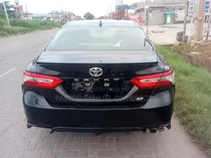 Toyota Camry SE (2.5L 4cyl 8A) 2019 Black