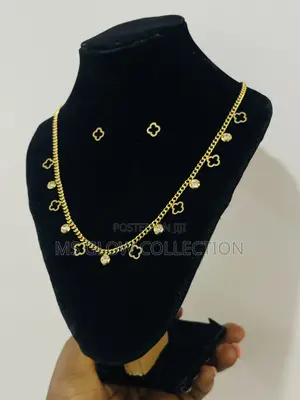 Luxury Clover Charm Gold Necklace Earring Set