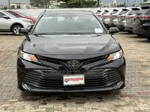 Toyota Camry LE FWD (2.5L 4cyl 8AM) 2018 Black