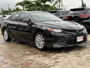 Toyota Camry LE FWD (2.5L 4cyl 8AM) 2018 Black