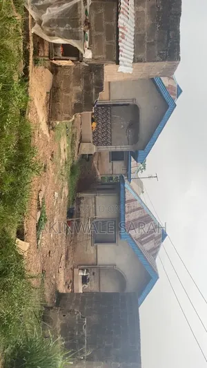 8bdrm House in Afunbiowo, Akure for sale