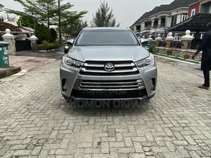Toyota Highlander Limited 4dr SUV AWD (3.5L 6cyl 6A) 2014 Gray