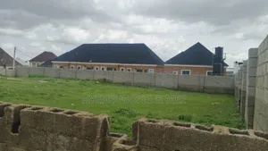 Lovely 1000sqm Land for Sale Inside an Estate