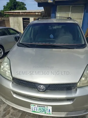 Toyota Sienna LE AWD 2005 Gold