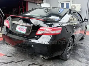 Toyota Camry XLE V6 4dr Sedan (3.5L 6cyl 6A) 2011 Black