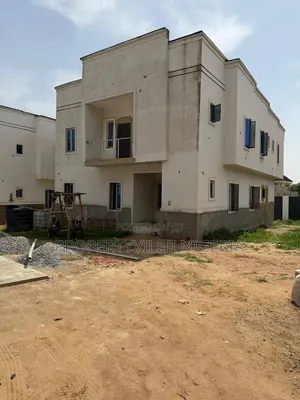 5bdrm Duplex in Kaura for sale
