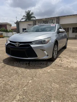 Toyota Camry XLE 4dr Sedan (2.5L 4cyl 6A) 2016 Silver