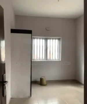3bdrm Block of Flats in Okuokoko, Warri for rent