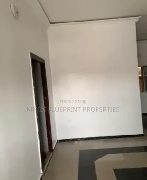 3bdrm Block of Flats in Okuokoko, Warri for rent