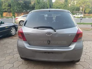 Toyota Yaris 2010 Silver