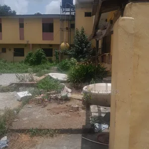 20bdrm Block of Flats in Ilupeju Estate for sale